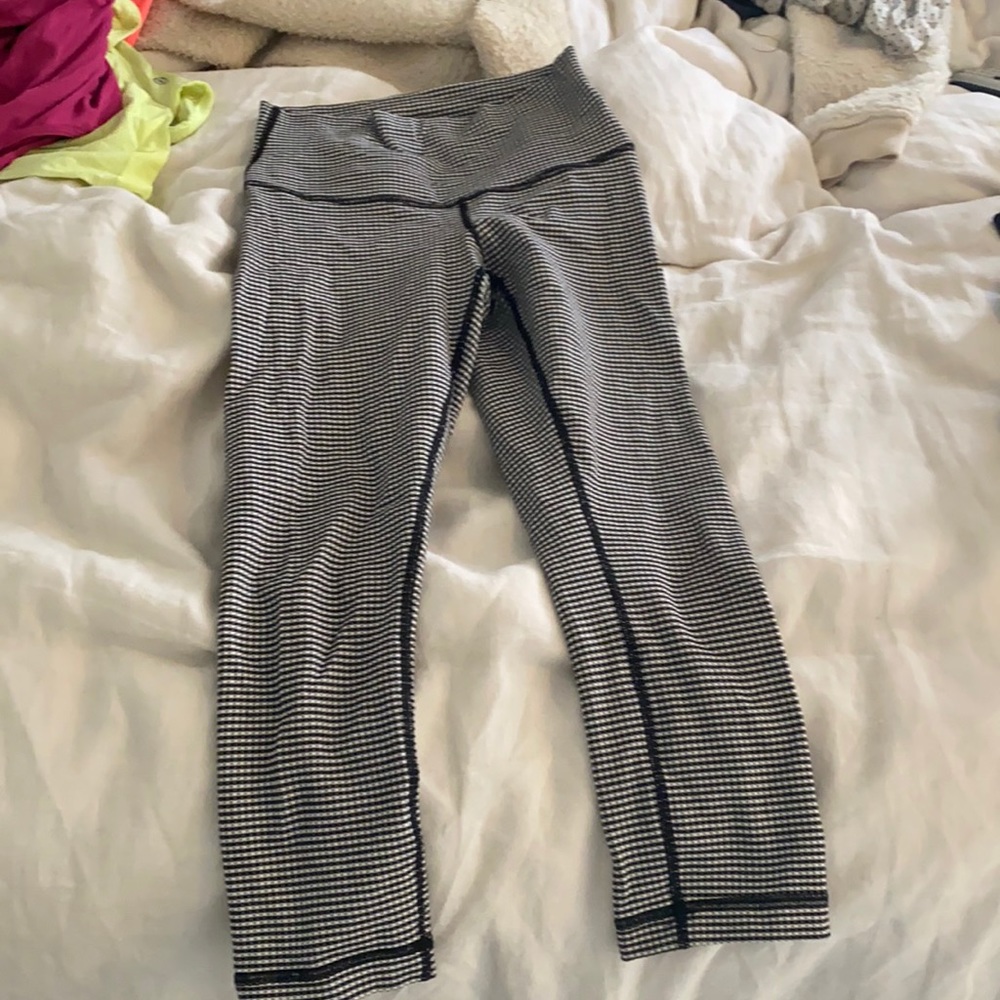 NWOT Lululemon wunder under crop size 2